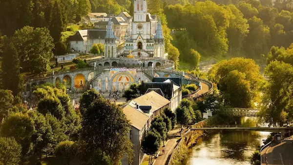 Lourdes.