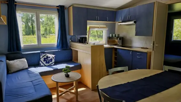 Essentiel 2 chambres : pièce à vivre avec cuisine.