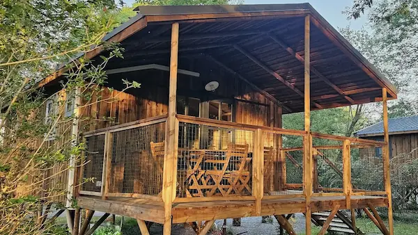Extérieur de la cabane : Nature Spa Famille.